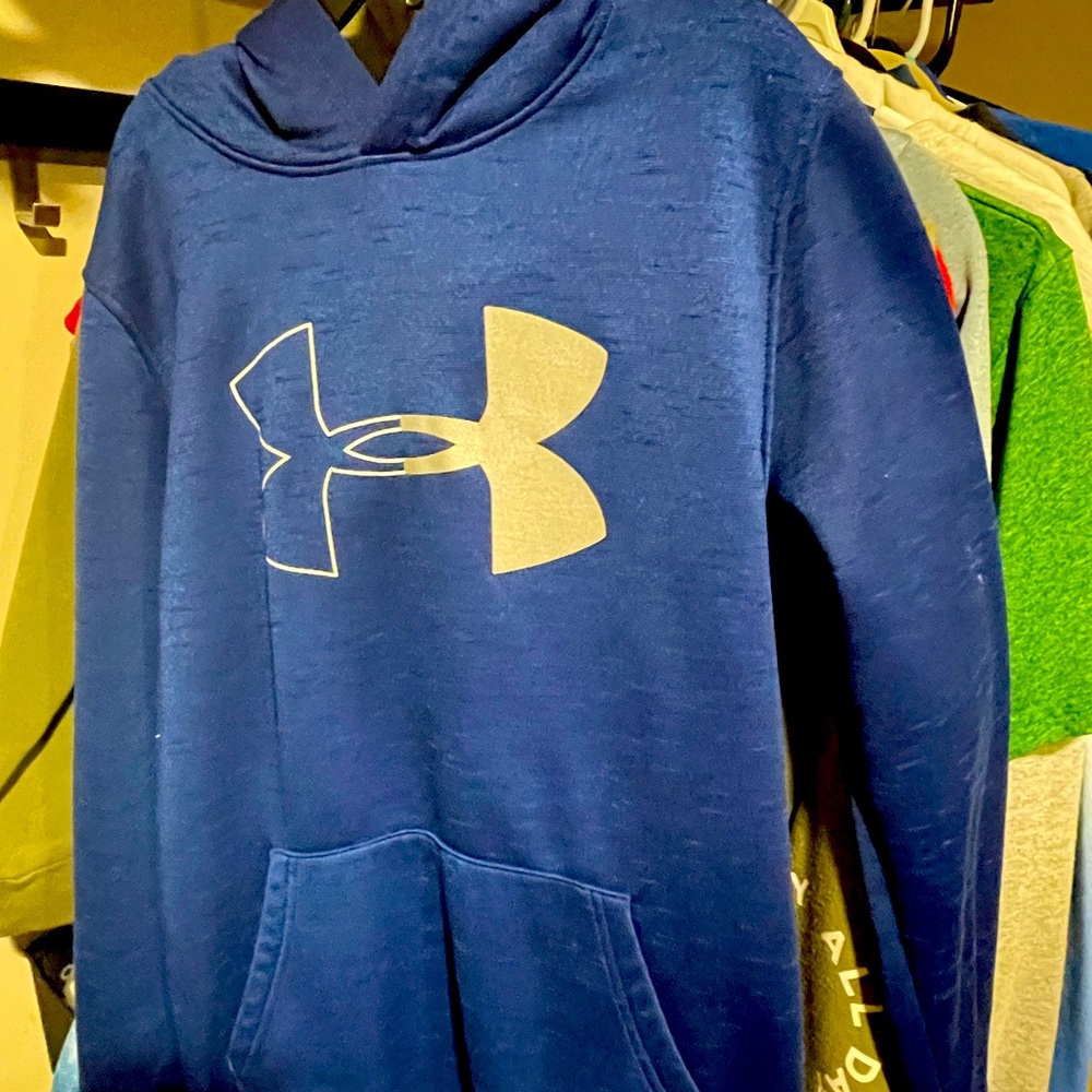 Boys Medium Under Armour Hoodie